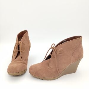 White Mountain Icon Boots Women 9 Ankle Bootie Wedge Chestnut Suede Lace Up